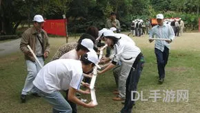 三十人左右的集体游戏(30人无道具团建游戏)